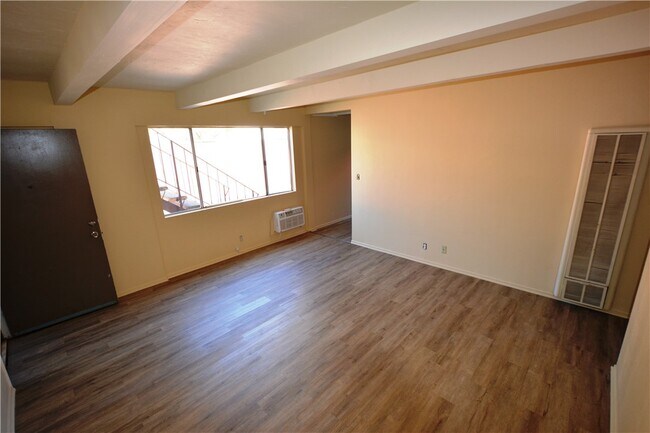 Building Photo - 6041 Pickering Ave
