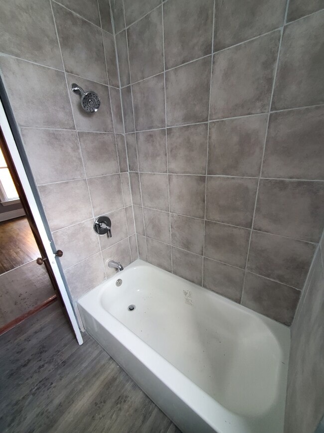 Bathroom - 81 Trinity Plz