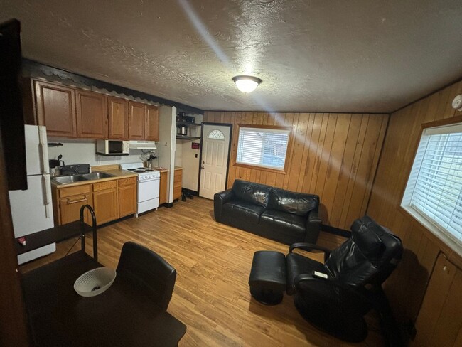 Building Photo - All utilities included 1 bedroom furnished...