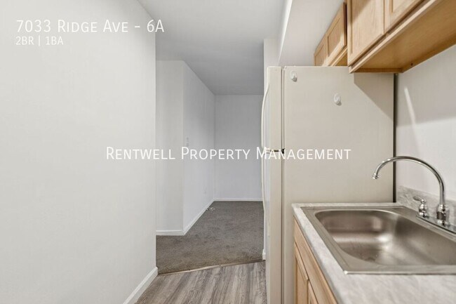 Foto del edificio - 7033 Ridge Ave