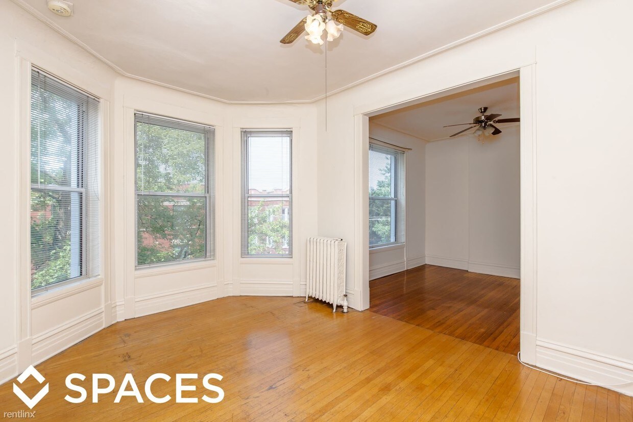 Primary Photo - 3611 N Greenview Ave