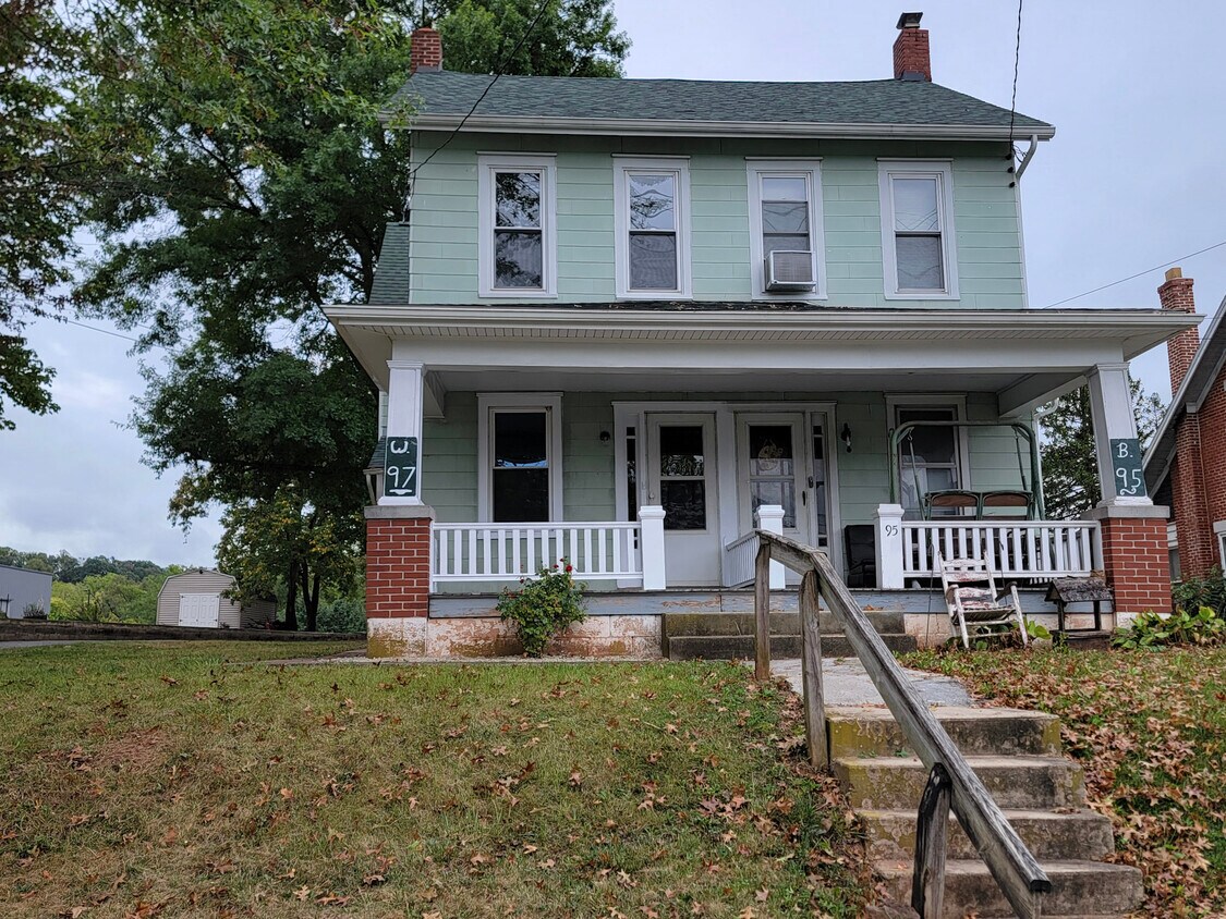 Primary Photo - 97 N Reamstown Rd