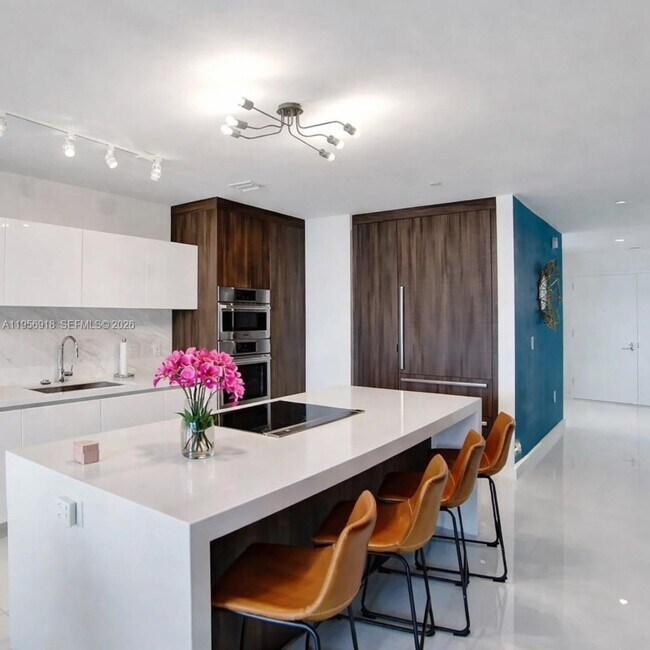 Foto del edificio - 851 NE 1st Ave