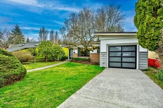 Building Photo - 9207 12th Ave NE