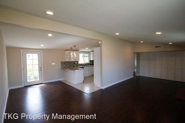 Building Photo - 3 br, 2 bath House - 525 S. Dorchester St.