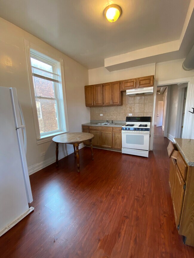 Building Photo - 9035 S Burley Ave