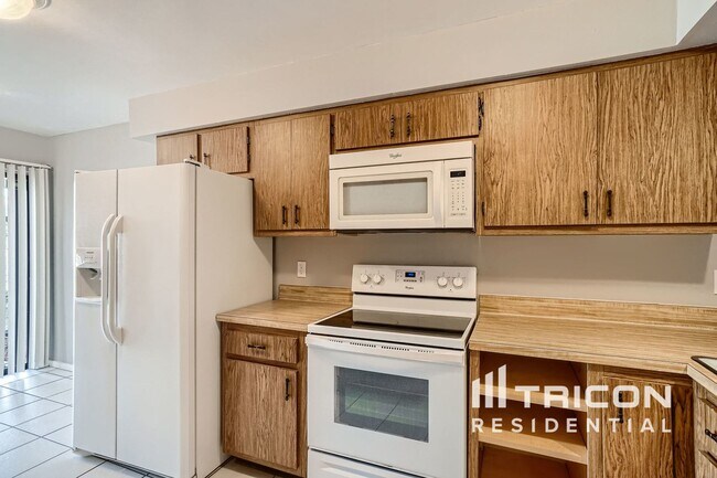 Building Photo - 1032 Weathered Wood Cir
