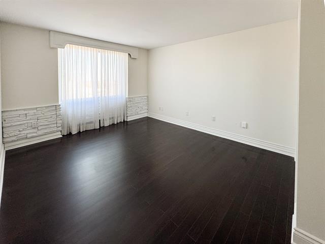 Photo du bâtiment - 1115 Boul. Cavendish