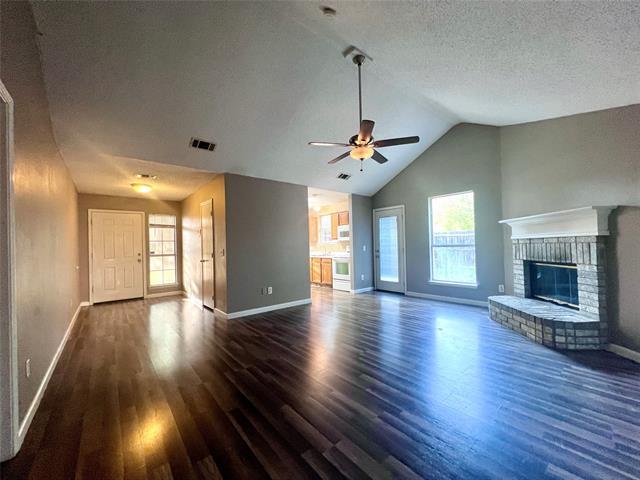 Building Photo - 118 S Rustic Trail