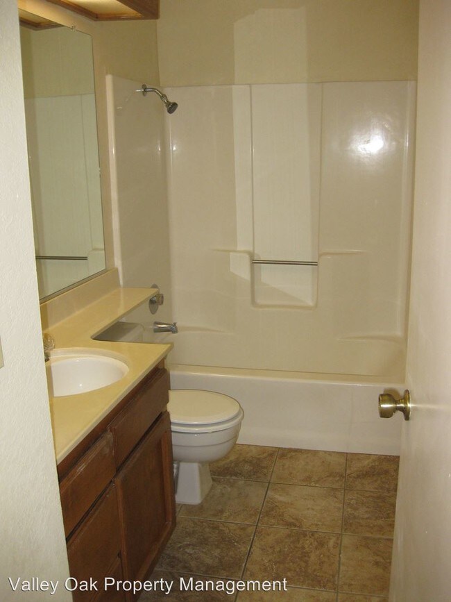 Building Photo - 3 br, 2 bath House - 2221 Chelmsford Drive