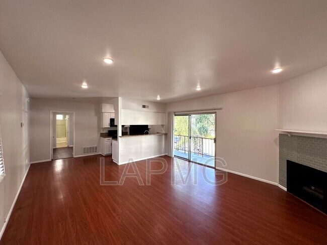 Building Photo - 5435 Bellingham Ave