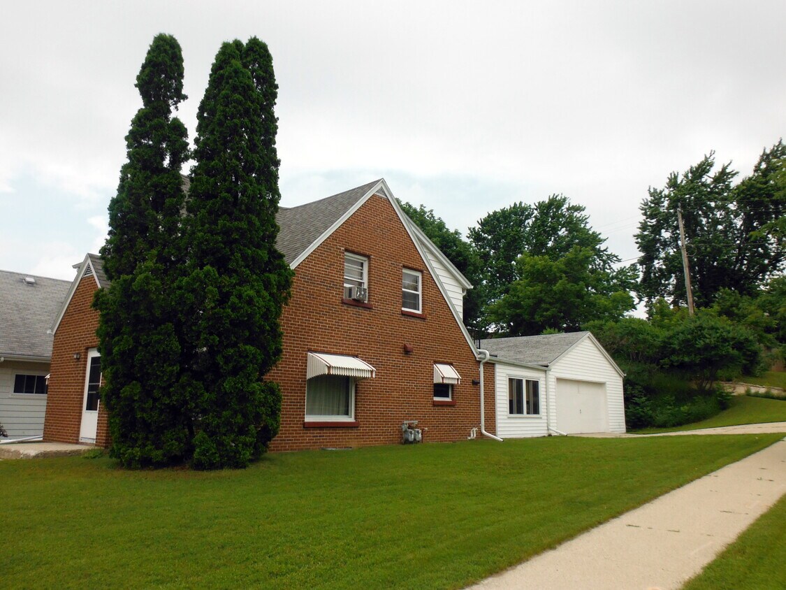 Primary Photo - 254 Edgewood Ln
