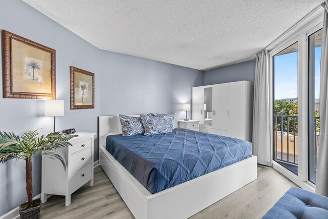 Building Photo - Oceania Beach Club 207
