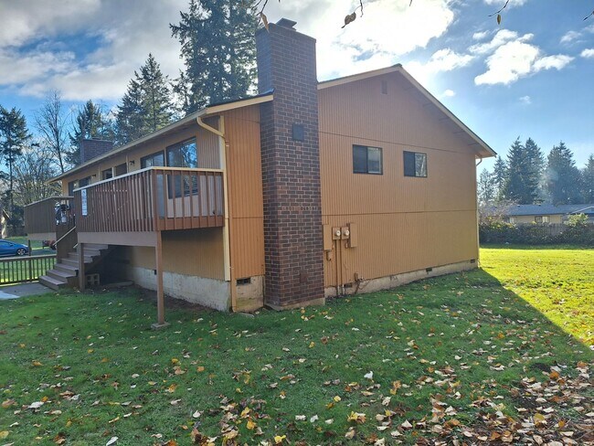 Building Photo - 3270 SE Goldmaur Ct