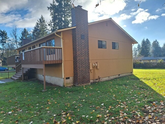 Building Photo - CENTRAL PORT ORCHARD - 2 BEDROOM DUPLEX WI...