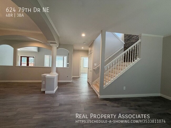 Building Photo - 624 79th Dr NE