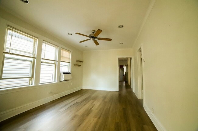 Building Photo - 3733 N Christiana Ave