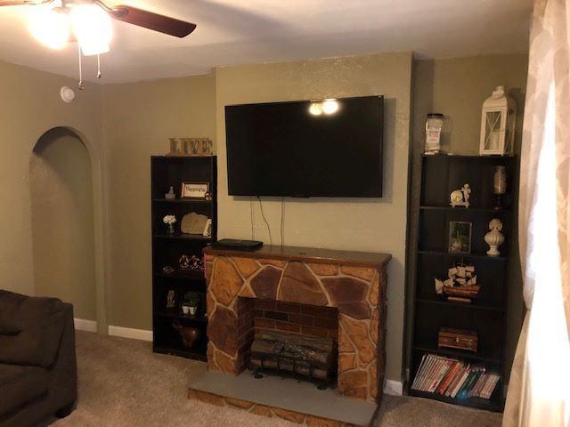Building Photo - Beautiful McKees Rocks 2 BR