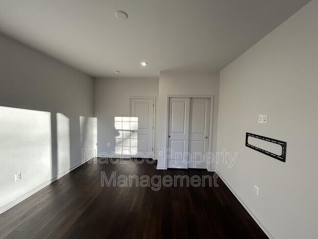 Building Photo - 10302 Gazelle Ct