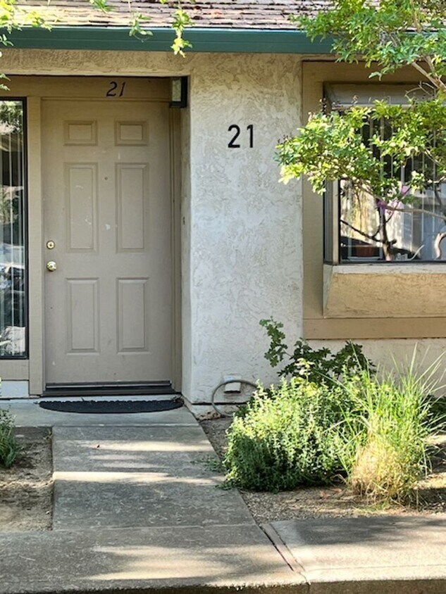 2128 Bueno Dr Unit 21, Davis, CA 95616 Condo for Rent in Davis, CA
