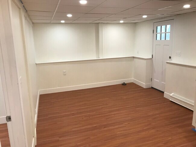 Family Room - 13 Lee Rd