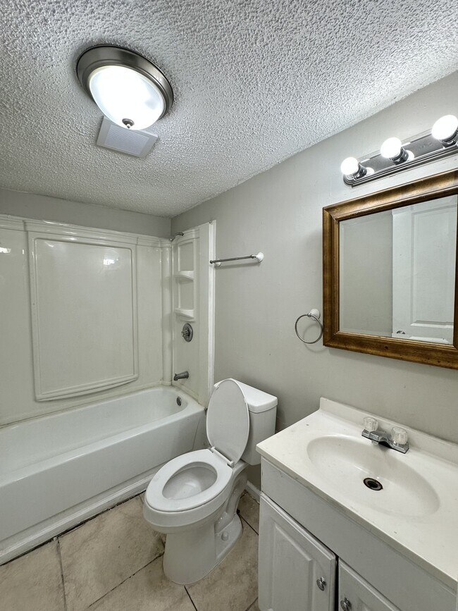 Foto del edificio - 1512 Cherry Ave