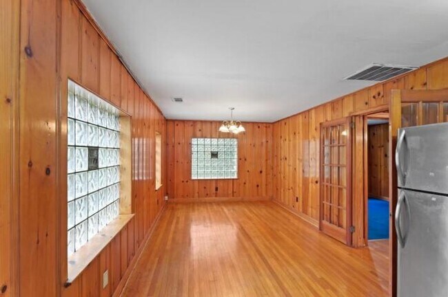 Building Photo - 2 bedroom in Atlanta GA 30305