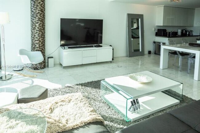 Foto del edificio - 2950 NE 188th St