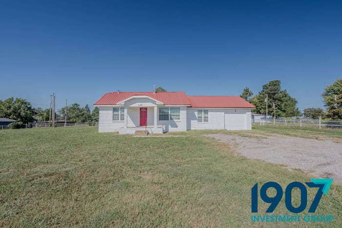 Primary Photo - Spacious Rural Retreat in Norman with Open...