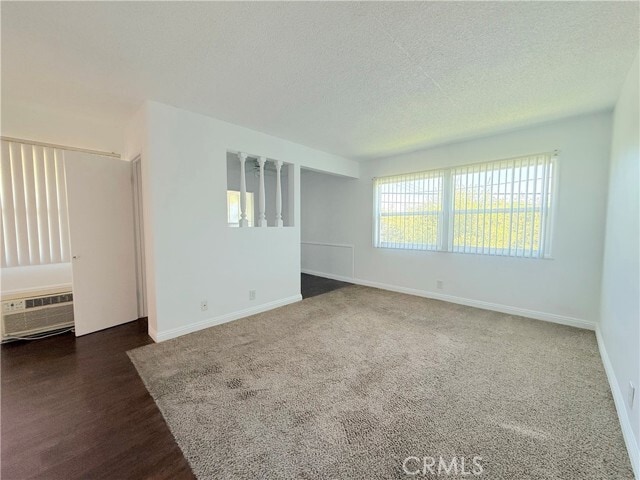 Building Photo - 331 E Live Oak St