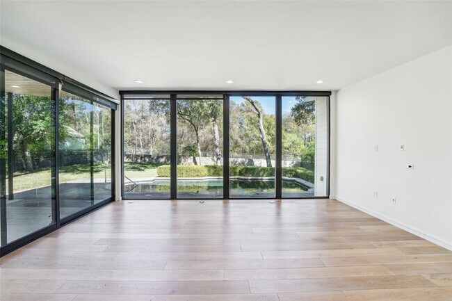 Foto del edificio - 3927 Balcones Dr