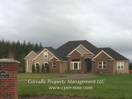 Building Photo - 4742 NW Stone Ridge Ave