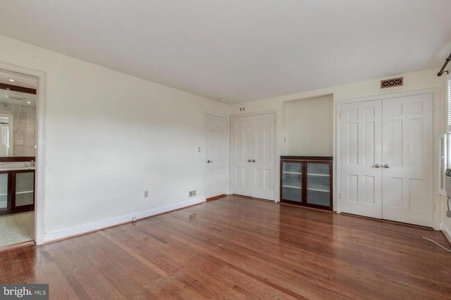 Building Photo - 1401 35th St NW