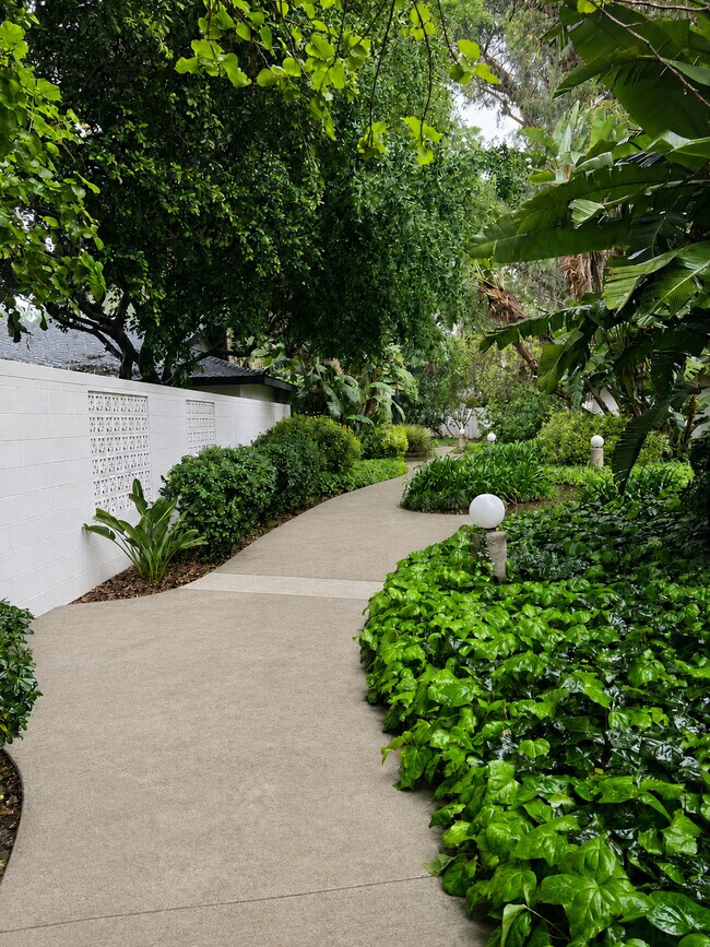 Hana Kiki Pathway near pool 1 - Hana Kiki