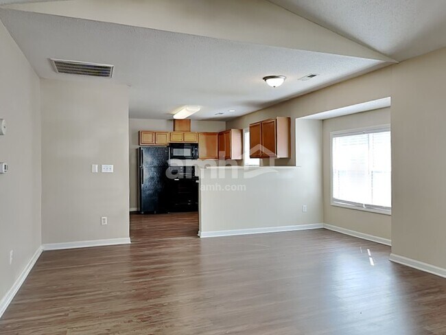 Foto del edificio - 124 Tudor Downs Rd