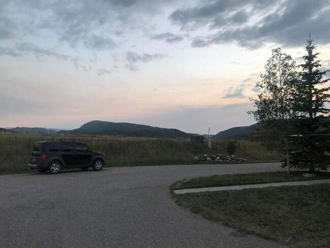 Foto del edificio - 127 Oak Ridge Cir