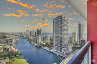 Building Photo - 2602 E Hallandale Beach Blvd