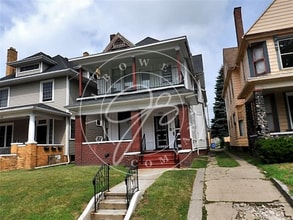 Building Photo - 1304 Broadway St