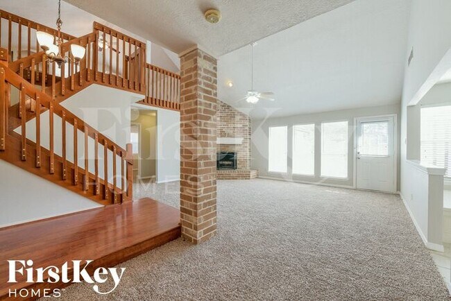 Foto del edificio - 14111 Blazey Dr