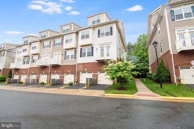 Foto del edificio - 4722 Dane Ridge Cir