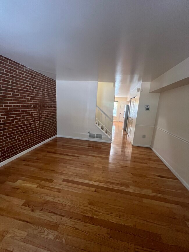 Foto del edificio - 103 N Ann St