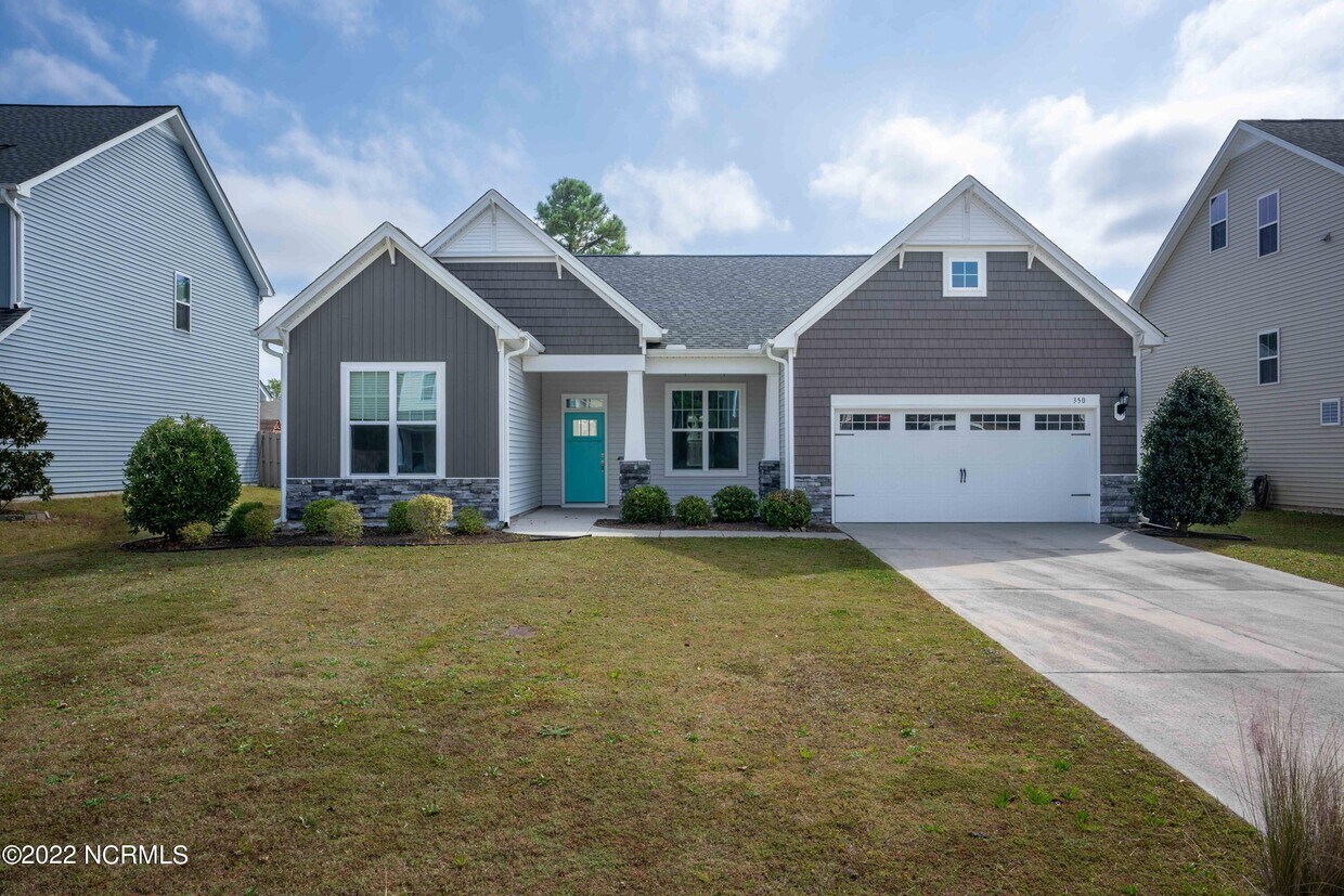 350 Belvedere Dr, Holly Ridge, NC 28445 House for Rent in Holly Ridge, NC