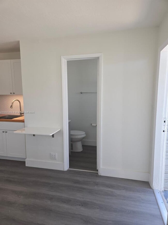 Foto del edificio - 2115 N 17th Ct