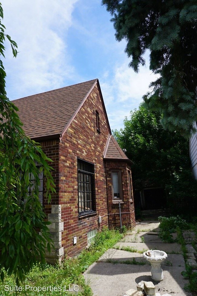 Building Photo - 2 br, 1 bath House - 4350 Devonshire
