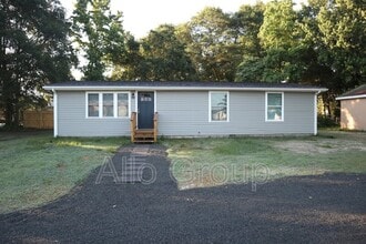 Building Photo - 35541 Parker Rd