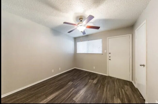 Foto del edificio - 506 W 37th St