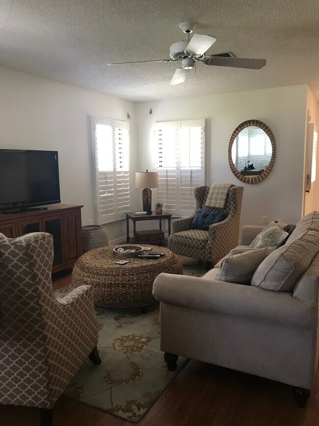 ¡Todos los servicios públicos están incluidos! - 3103 Vivienda Blvd