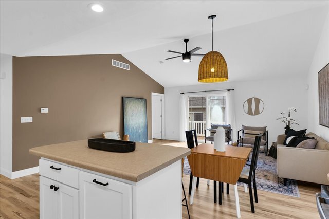Foto del edificio - 1701 E Amber Ln