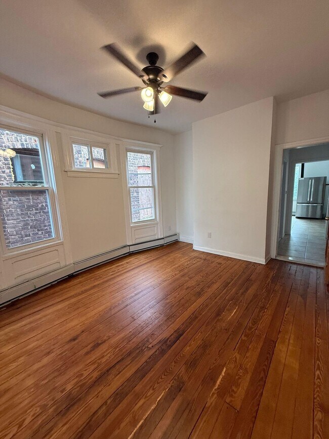 Foto del edificio - 163 BIDWELL Ave