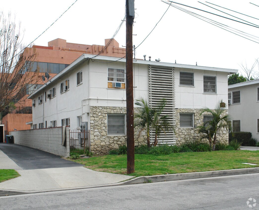 Building Photo - 4710 Vantage Ave